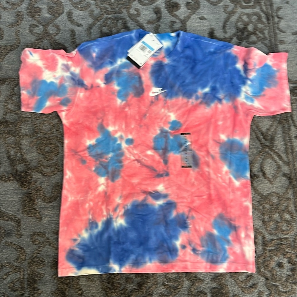 Nike men’s TIE-Dye  shirt,medium NWT